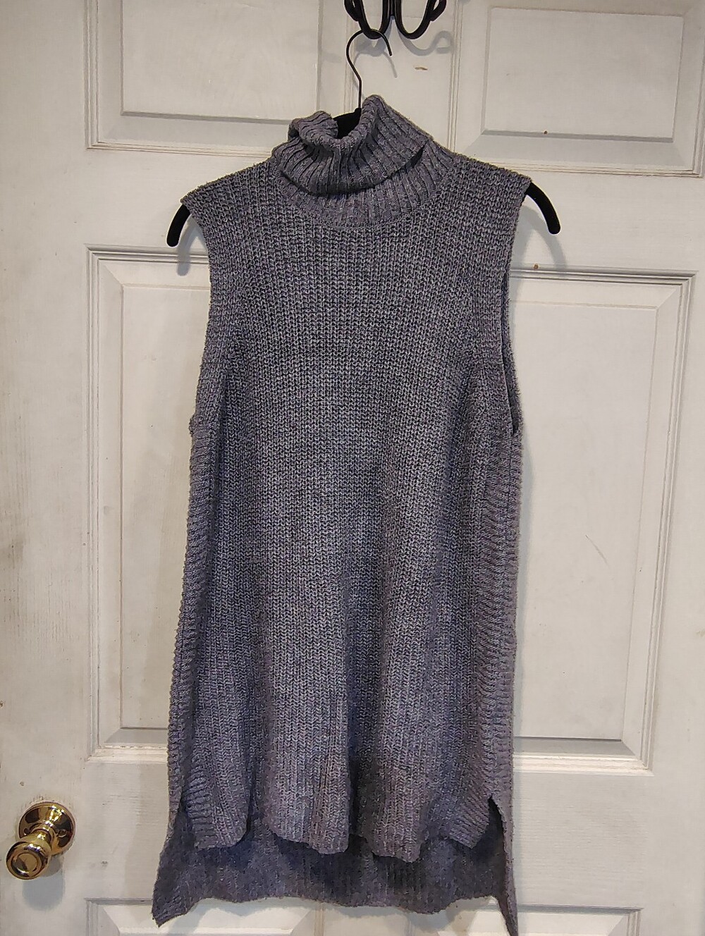 Merona Women's Size L Grey Sleeveless Sweater